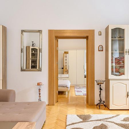 Brasov Centrul Vechi - 67Sqm - 2Min To Counsel Square Apartment Exterior photo